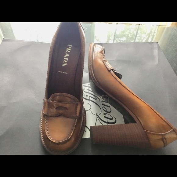Authentic Prada shoes - Picture 2 of 5